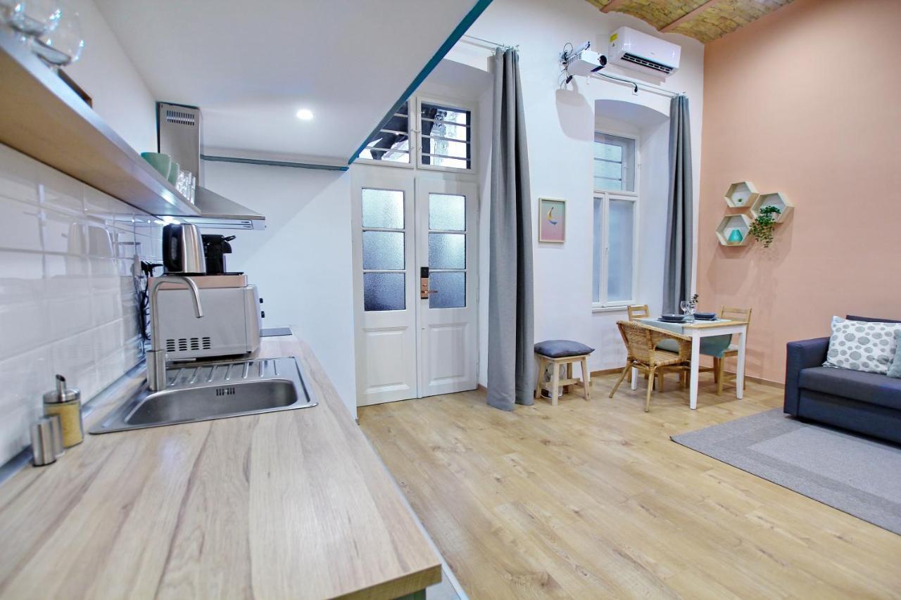 Lovely&Modern Downtown Apartment With Free Parking — Fotók 2